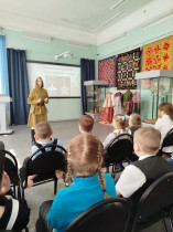 «Путешествие в прошлое: первоклассники познают историю в музее».